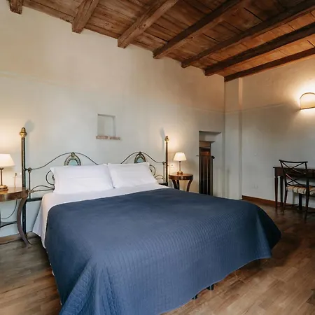 Lodole Bed & Breakfast 4*