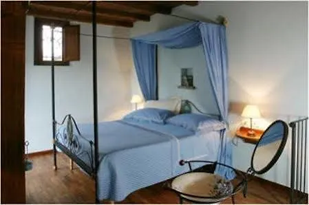 Lodole Bed & Breakfast 4*