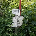 Lodole Bed and Breakfast 4*