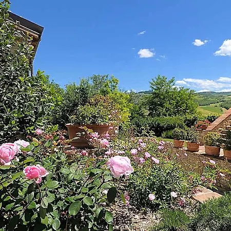 Lodole Bed and Breakfast 4*